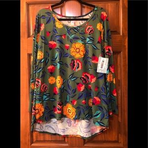 NWT LuLaRoe Lynnae Shirt - Green Floral